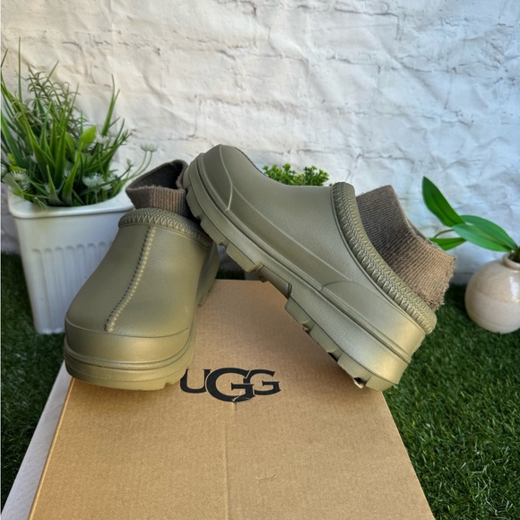 UGG
Women's Tasman X Slip-On
Flats BURNT OLIVE new with box size 5 - Picture 1 of 15